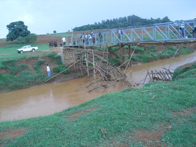 The bridge connecting Machakel and Debre Elias